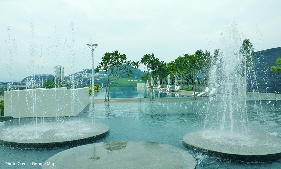 マレーシア・クアラルンプール 都市公園の人造湖