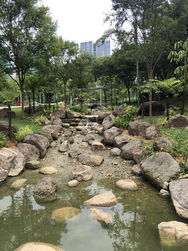 マレーシア・クアラルンプール 都市公園の人造湖