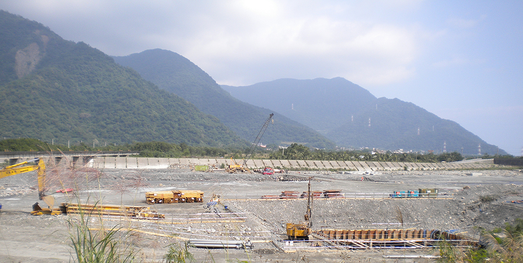 New construction of The Suhua Highway No.9 Nan' ao ,Wuta segment-The water bundling project of pier foundation excavation