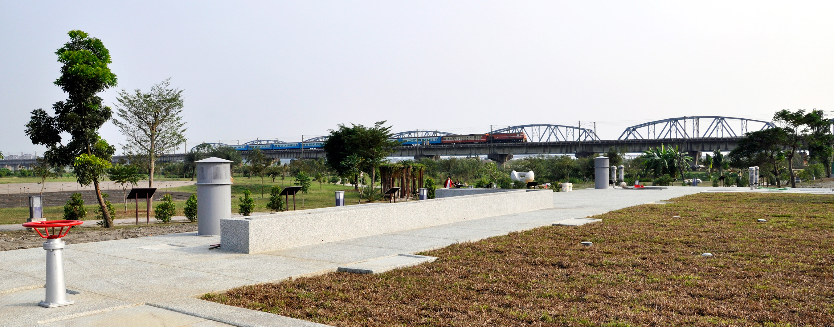 Old railroad bridge wetland ecological park at Dashu dist, Kaohsiung city – The new project of water quality improvement.